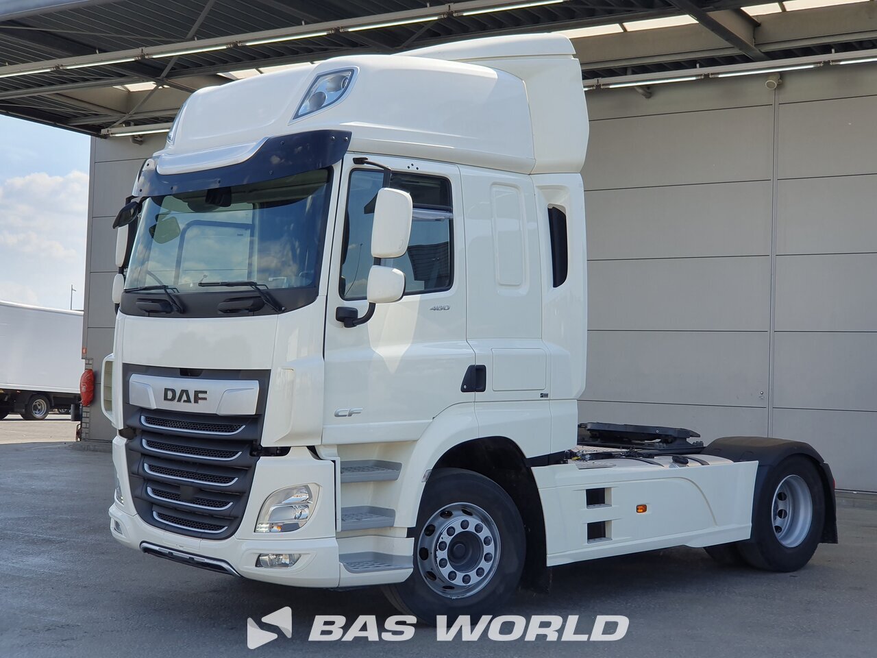 Front left : DAF CF 480 4X2 Tracteur routier
