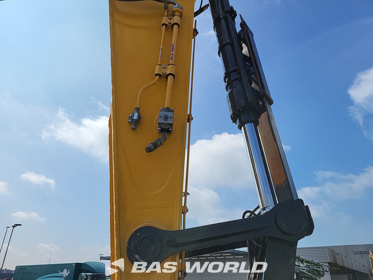 Other : Liugong 933E-DM Pelle sur chenilles
