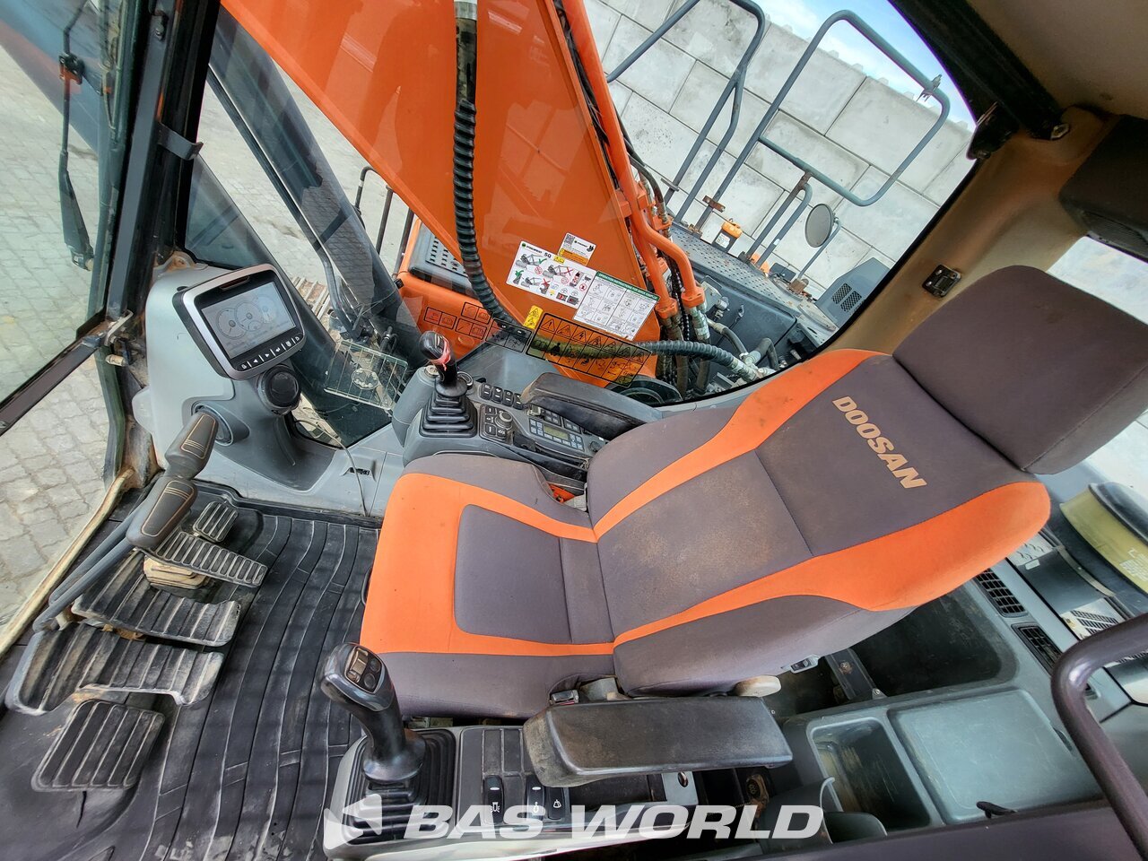 Other : Doosan DX255 LC-5 Pelle sur chenilles