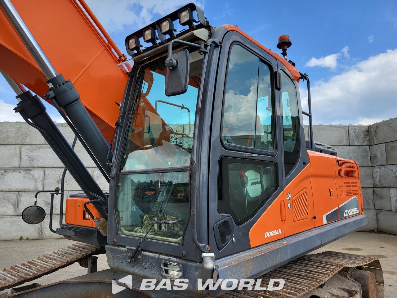 Other : Doosan DX255 LC-5 Pelle sur chenilles