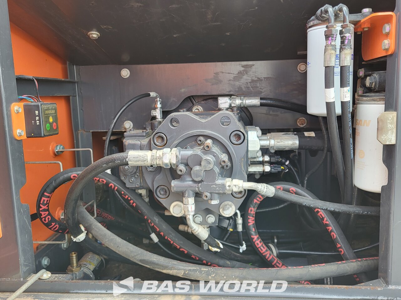 Other : Doosan DX255 LC-5 Pelle sur chenilles