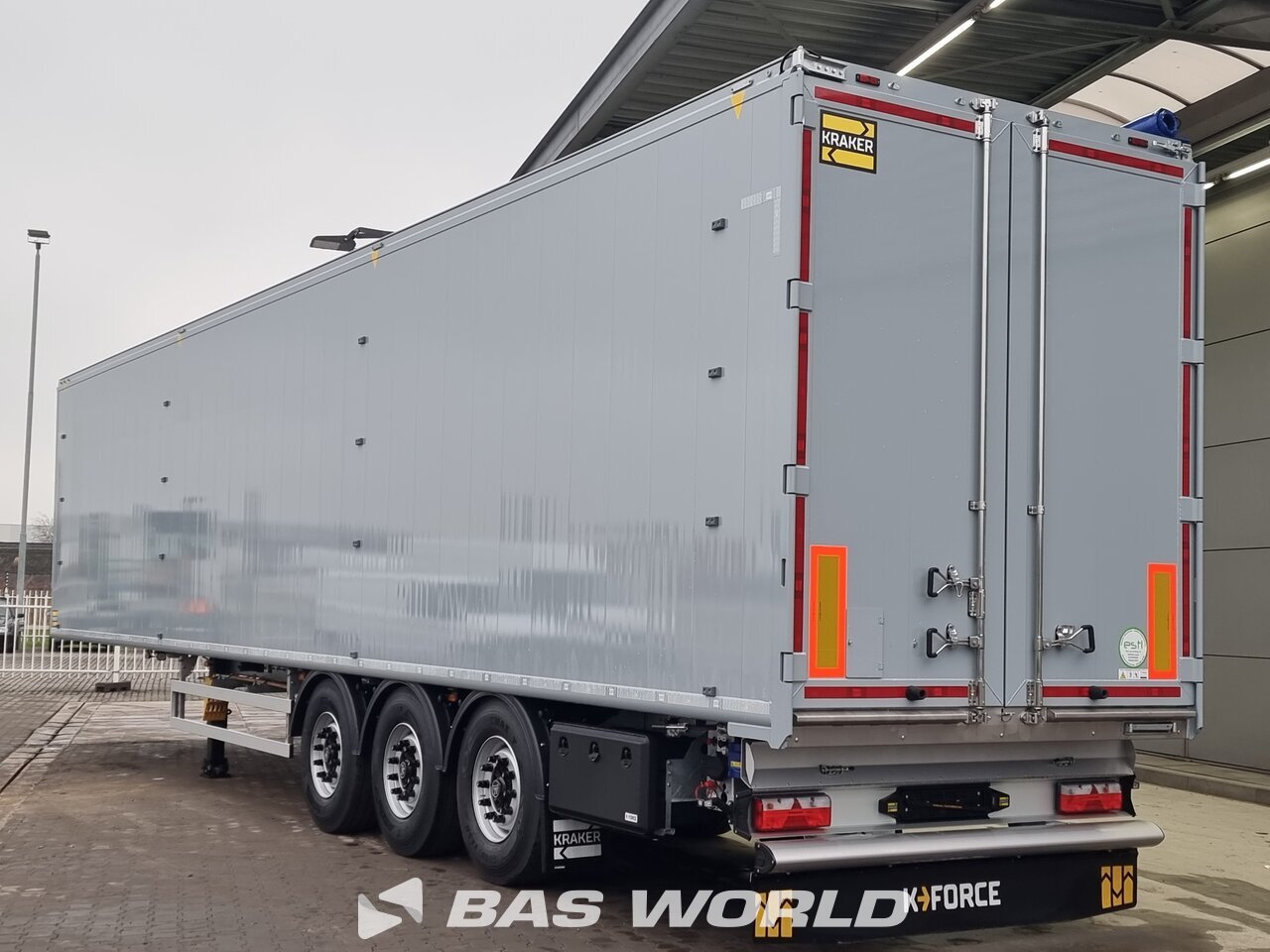 Back left : Kraker Plancher mobile