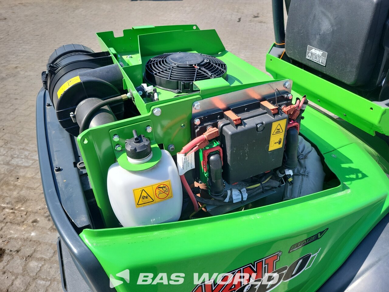 Other : Avant M860i Chargeuse sur pneus