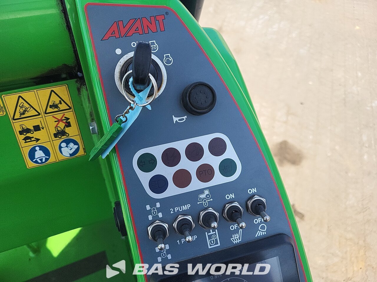 Other : Avant M860i Chargeuse sur pneus