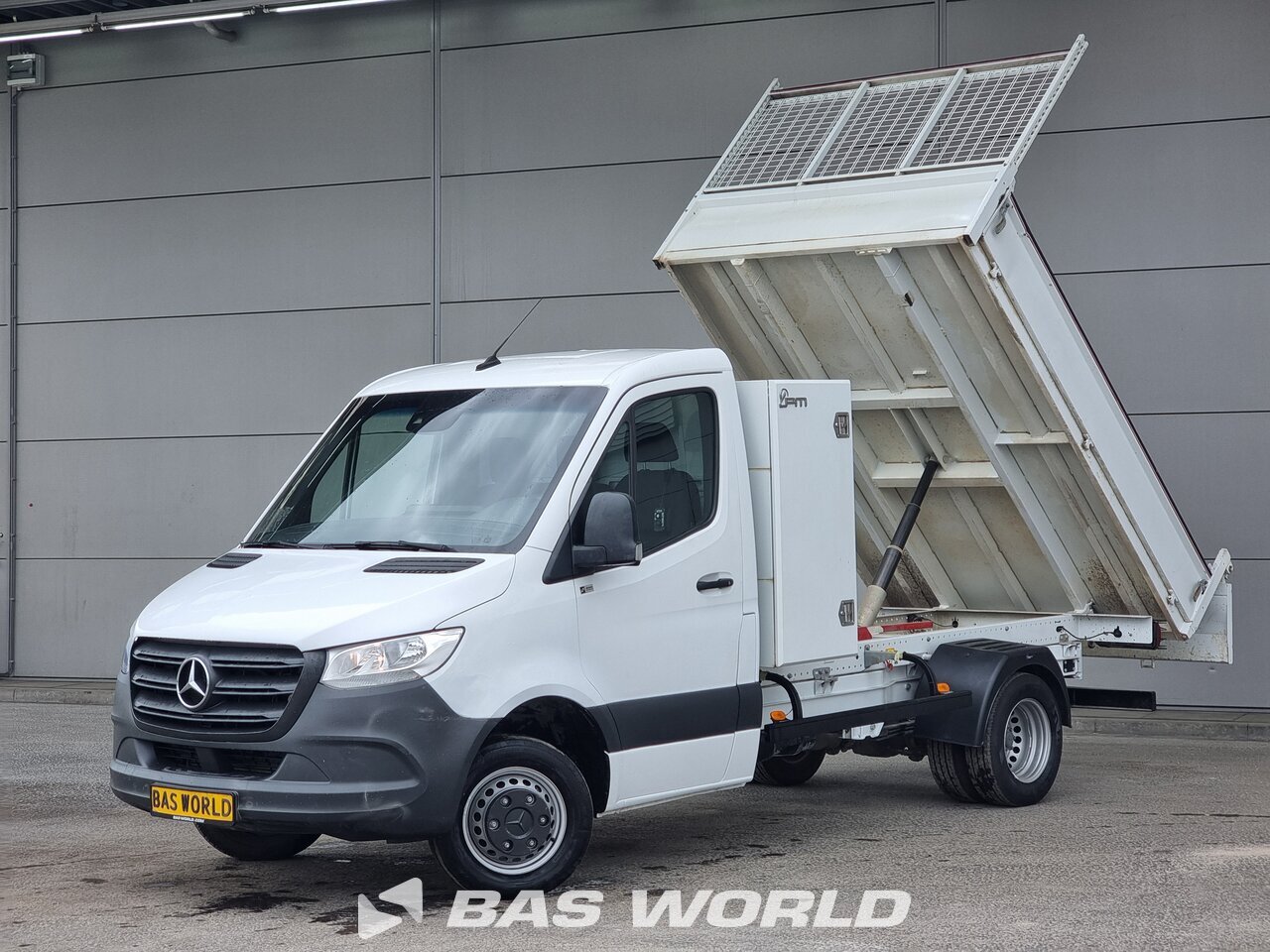 Front left : Mercedes Sprinter 514 CDI Ouvert