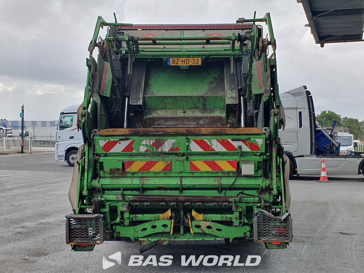 Other : Scania P280 6X2 VDK Pusher2000 CB011 Eurolift Camion d'ordures