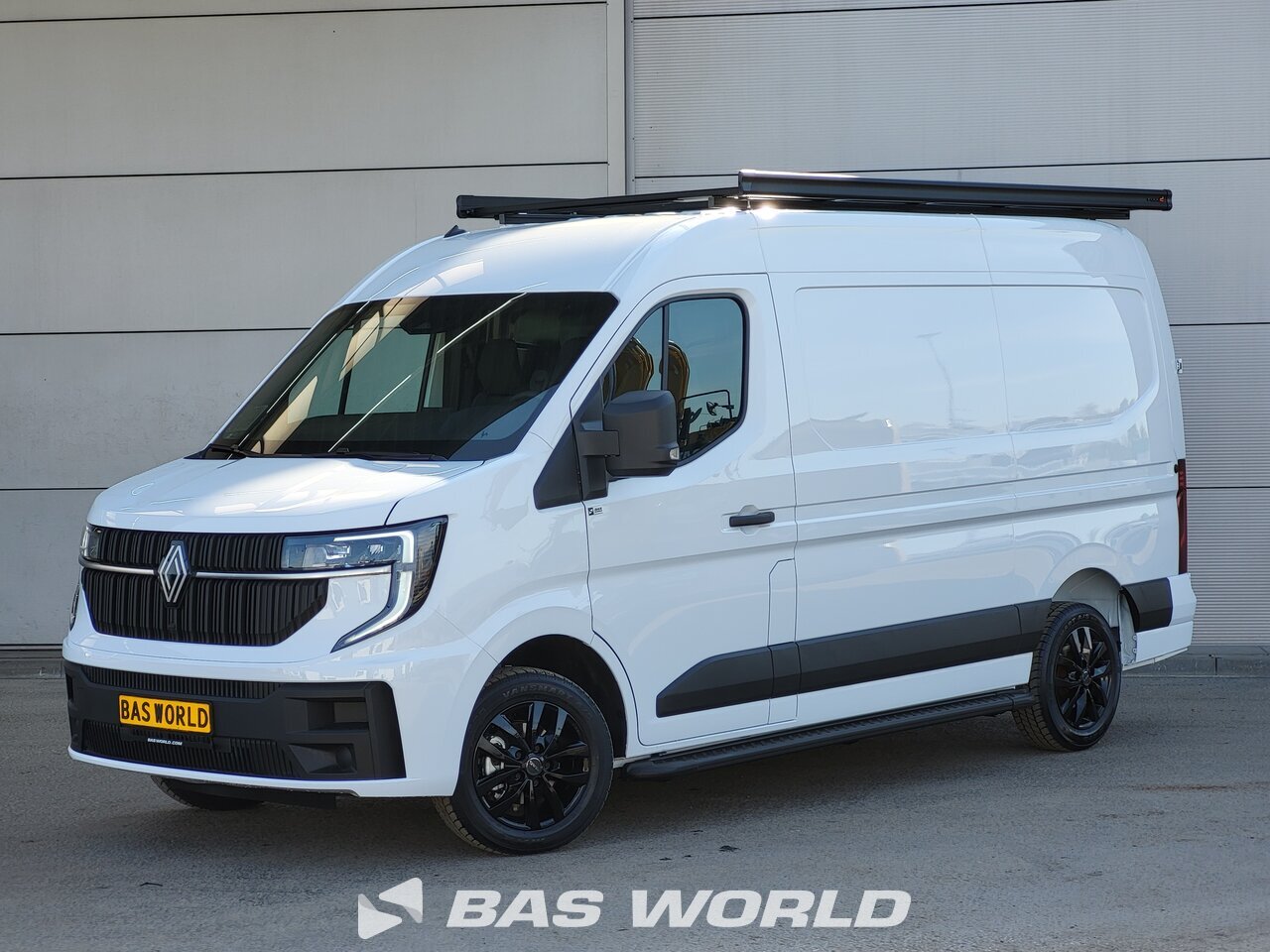 Front left : Renault Master Fourgons utilitaires