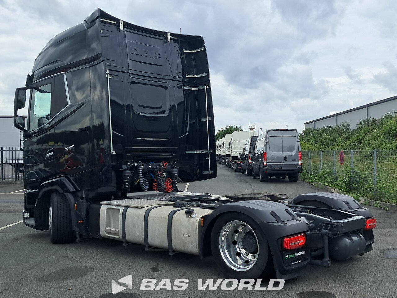 Back left : DAF XG+ 530 4X2 Tracteur routier