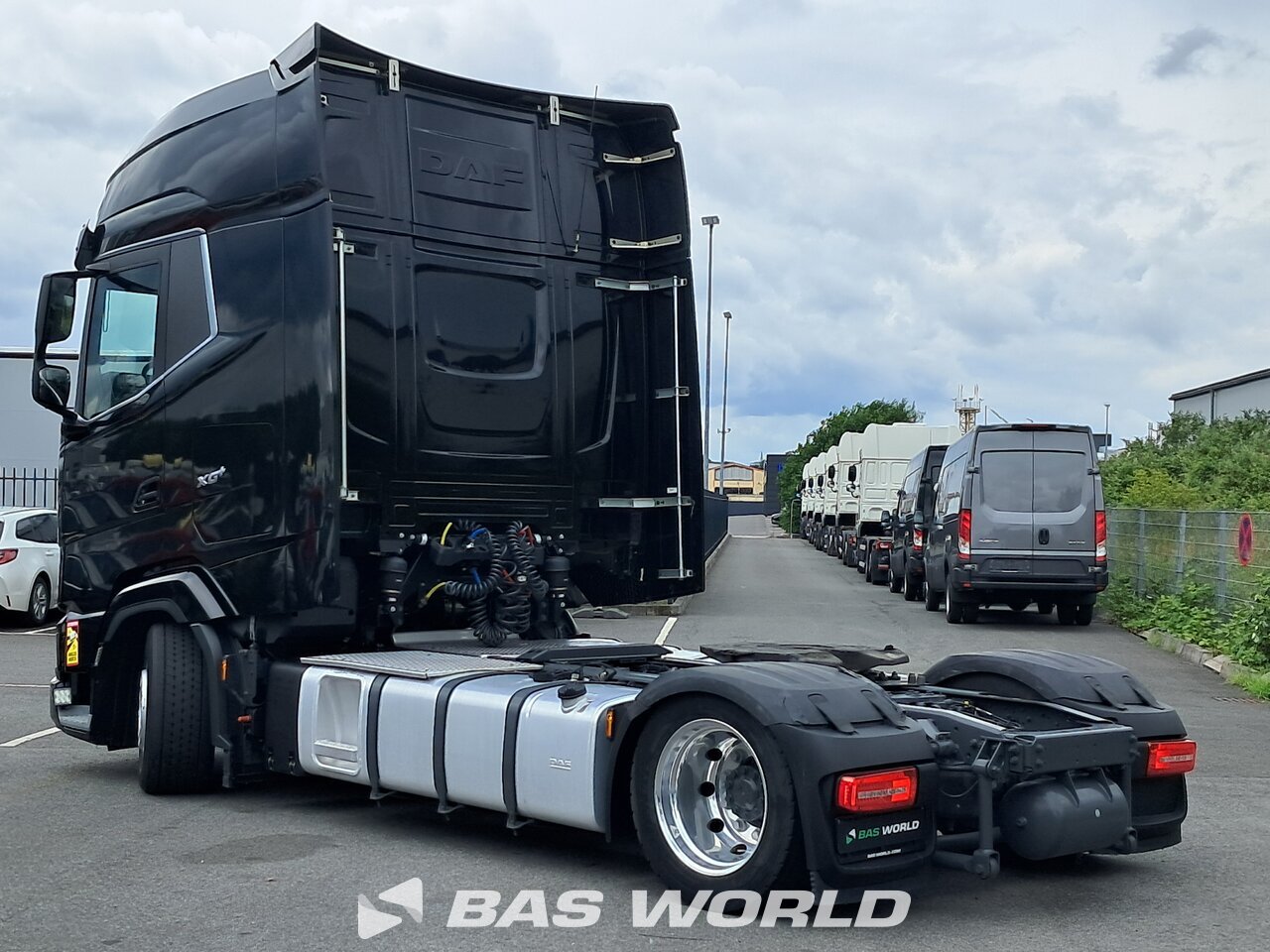 Back left : DAF XG+ 530 4X2 Tracteur routier