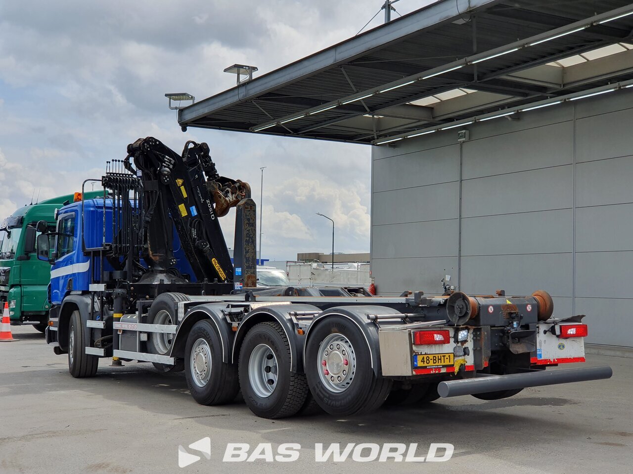 Other : Scania P410 8X2 VDL type: S-30-6400 camion à bras