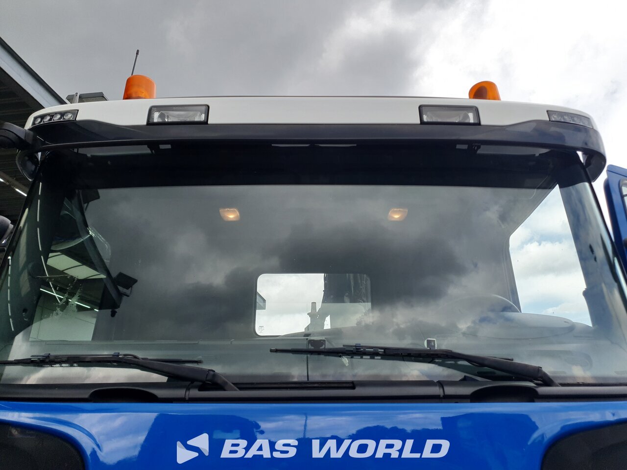 Other : Scania P410 8X2 VDL type: S-30-6400 camion à bras