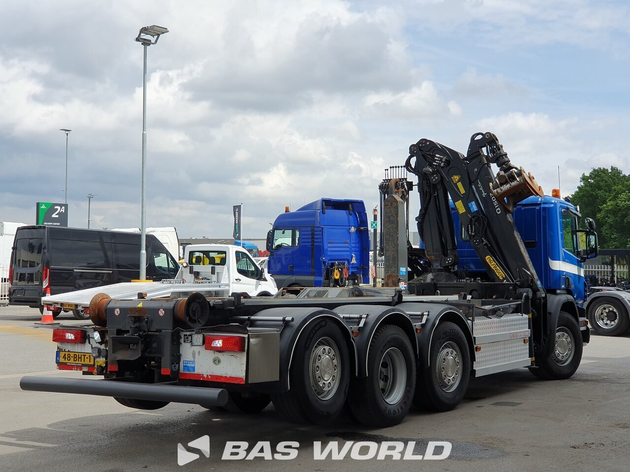 Other : Scania P410 8X2 VDL type: S-30-6400 camion à bras