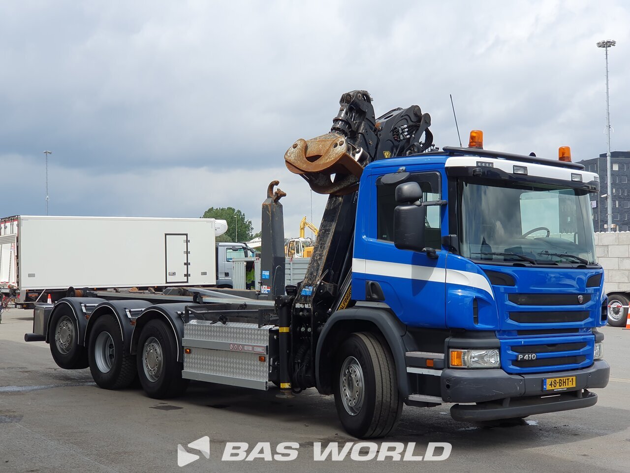 Other : Scania P410 8X2 VDL type: S-30-6400 camion à bras