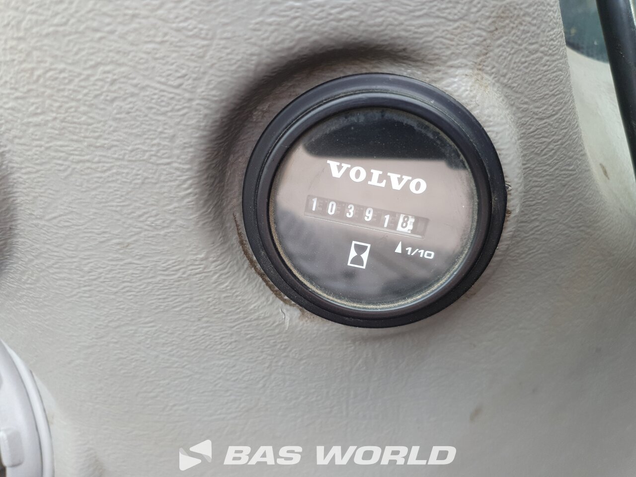 Other : Volvo EC300 E L Pelle sur chenilles