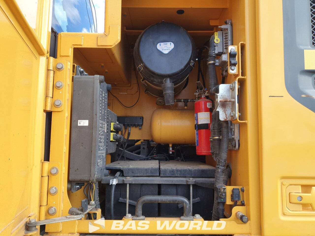 Other : Volvo EC300 E L Pelle sur chenilles