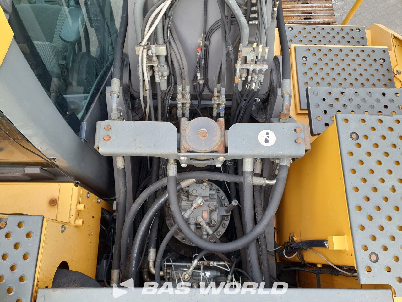 Other : Volvo EC300 E L Pelle sur chenilles