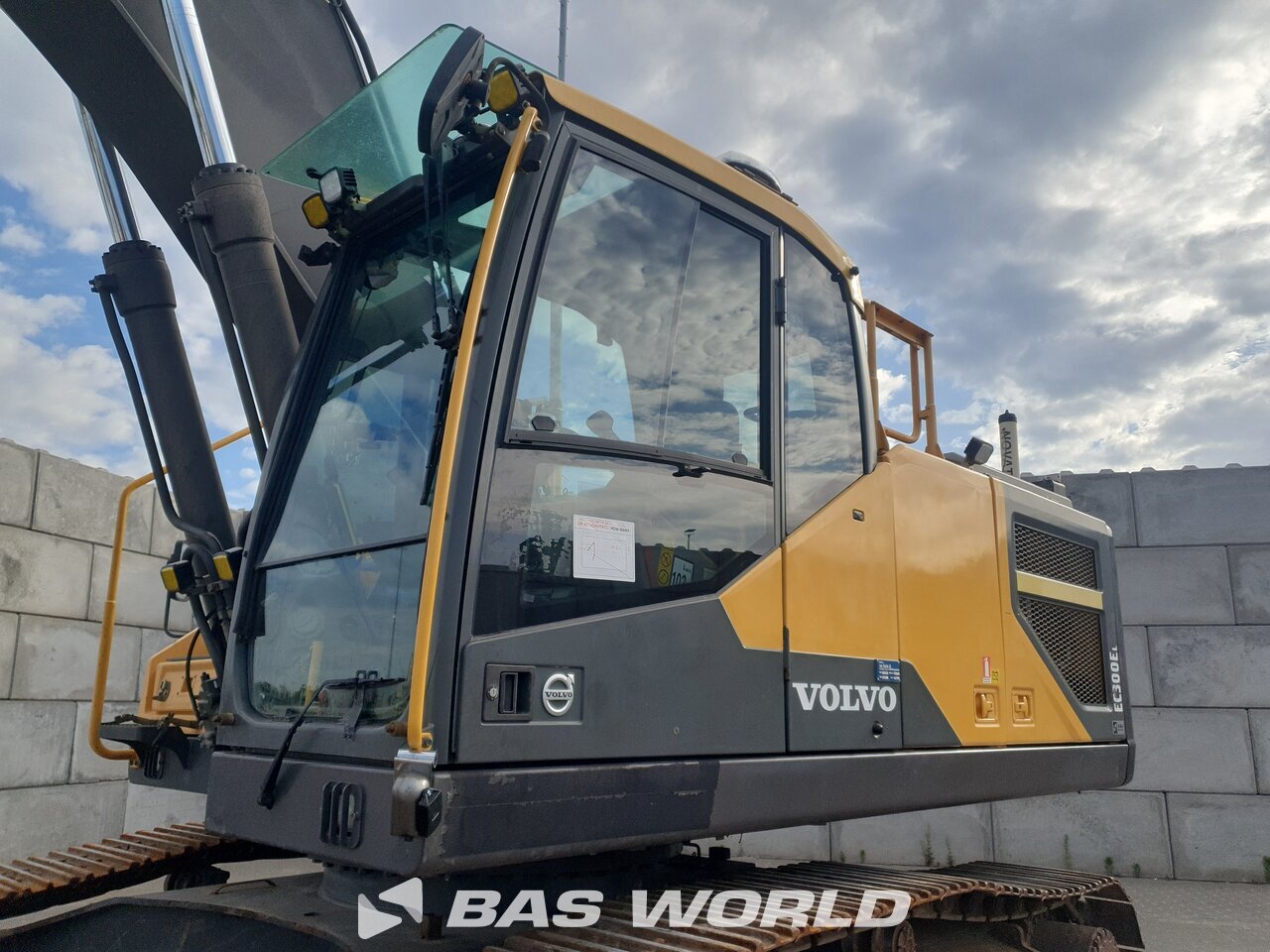 Other : Volvo EC300 E L Pelle sur chenilles