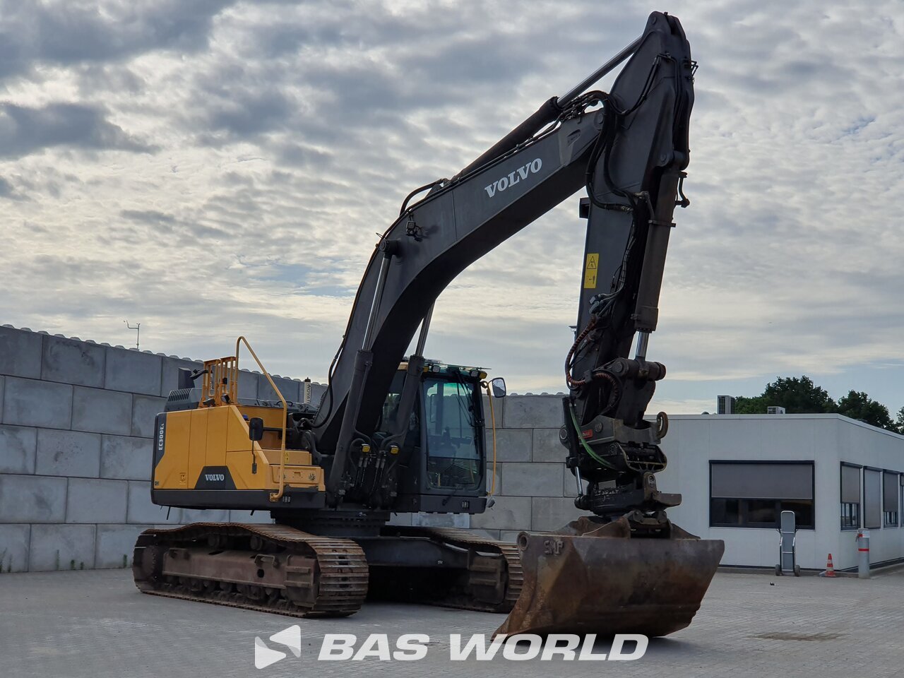 Other : Volvo EC300 E L Pelle sur chenilles