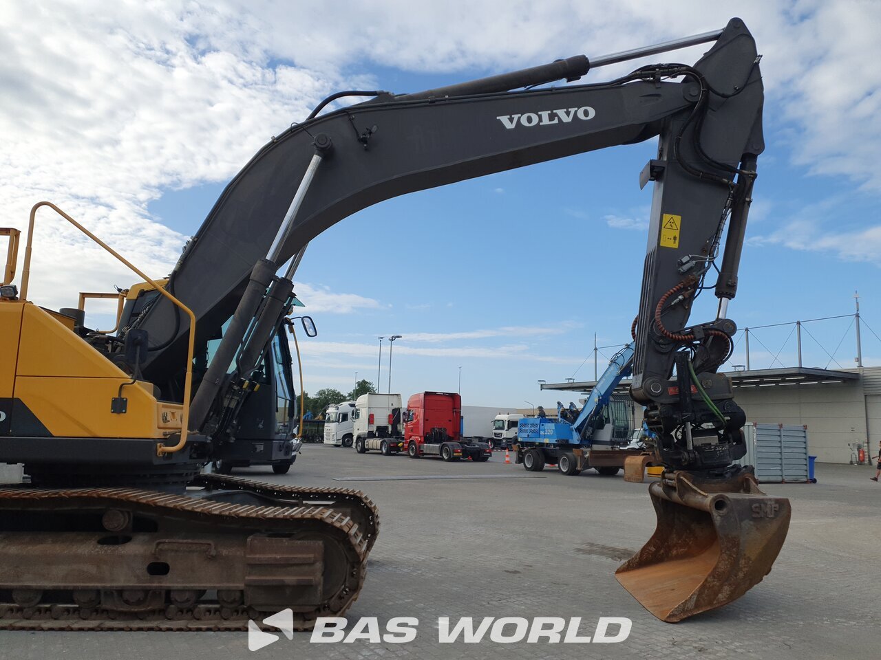Other : Volvo EC300 E L Pelle sur chenilles