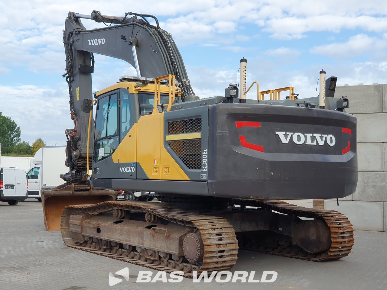 Other : Volvo EC300 E L Pelle sur chenilles
