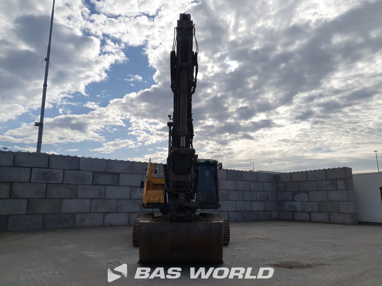 Other : Volvo EC300 E L Pelle sur chenilles