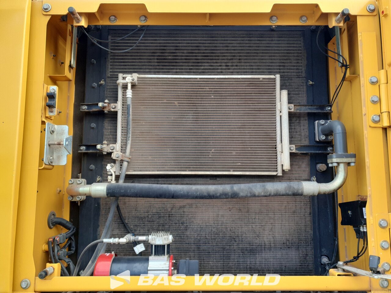 Other : Volvo EC300 E L Pelle sur chenilles