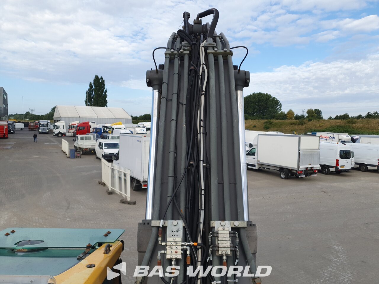 Other : Volvo EC300 E L Pelle sur chenilles