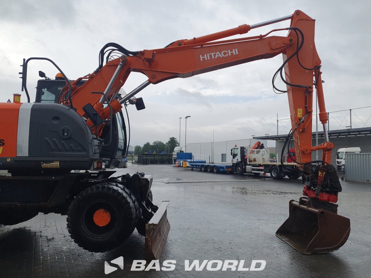 Other : Hitachi ZX140W -3 Pelle sur pneus
