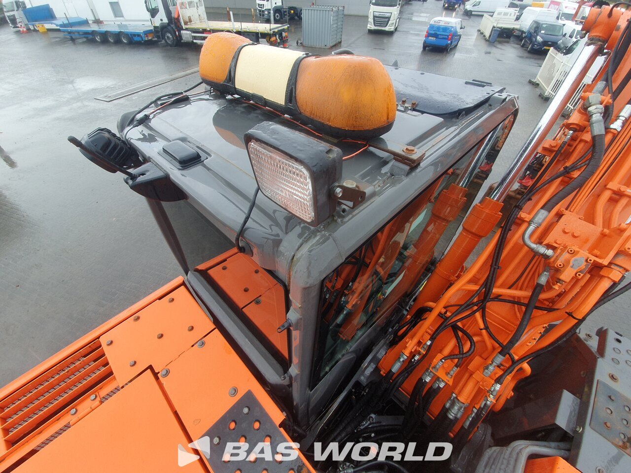 Other : Hitachi ZX140W -3 Pelle sur pneus