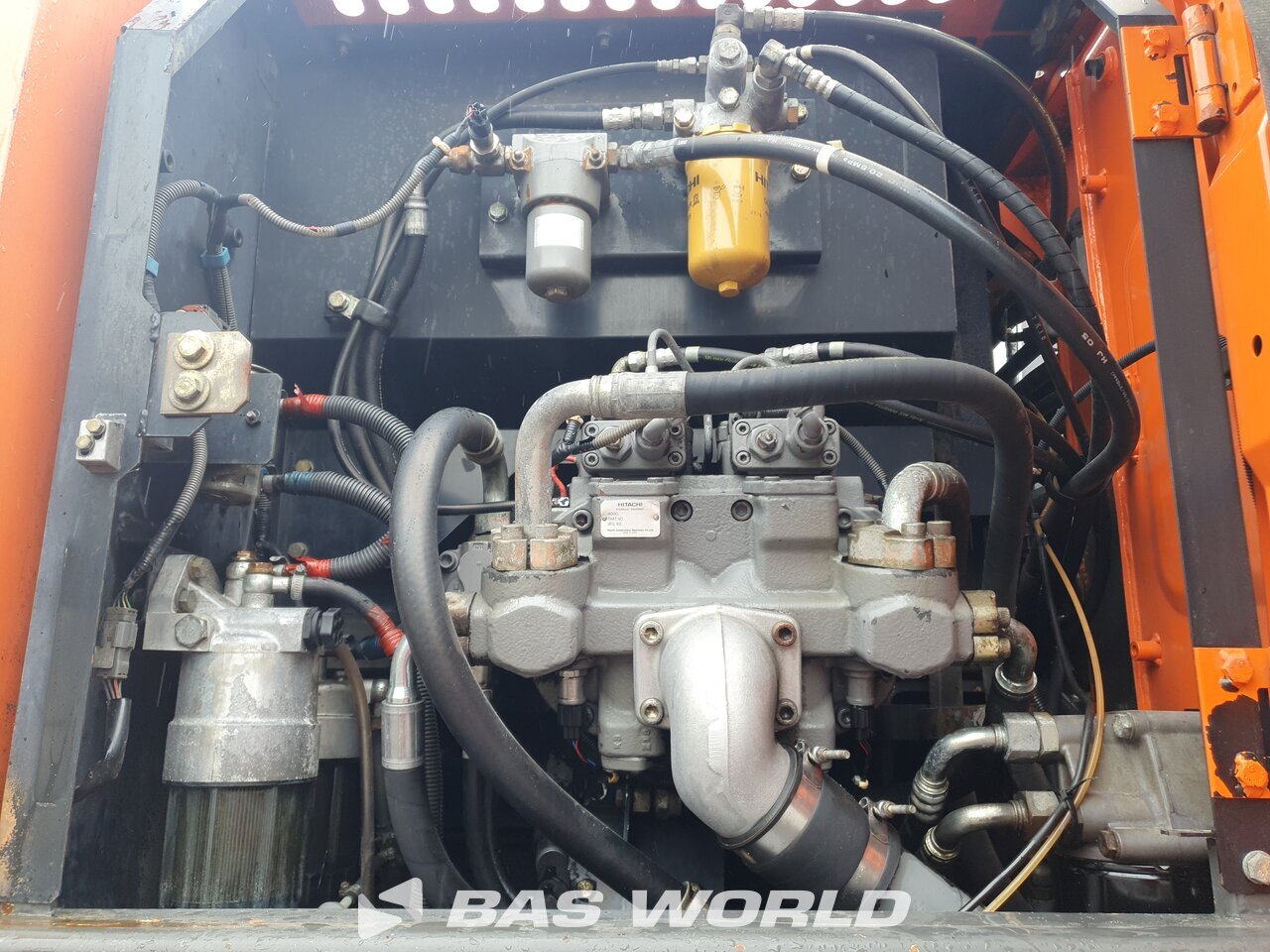 Other : Hitachi ZX140W -3 Pelle sur pneus