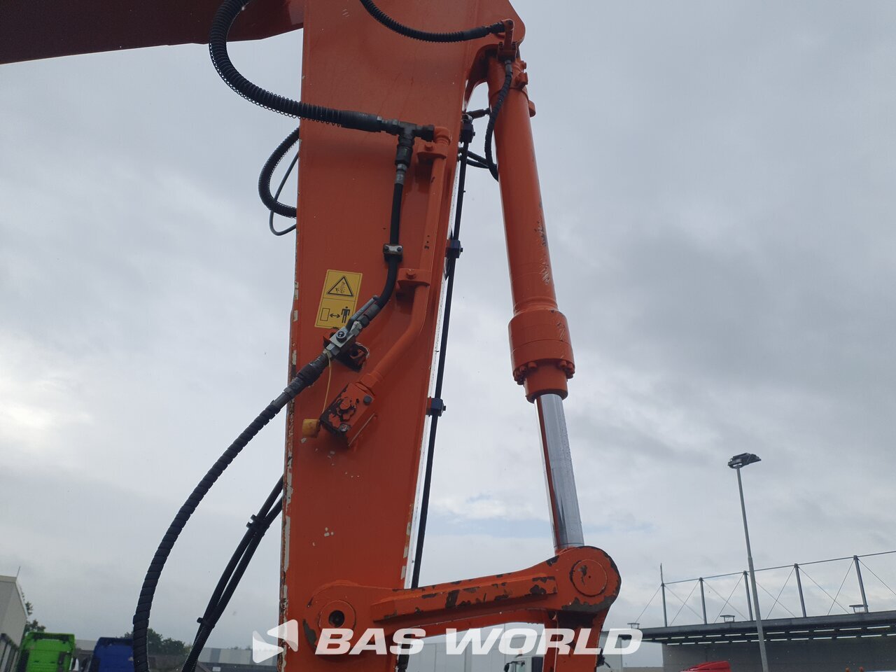 Other : Hitachi ZX140W -3 Pelle sur pneus