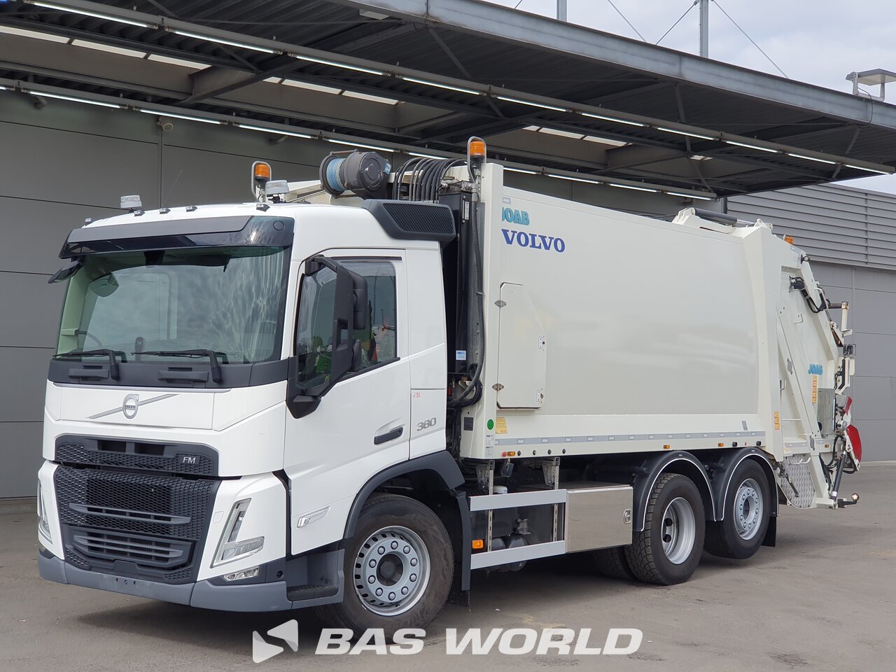 Front left : Volvo FM 380 6X2 JOAB Anaconda HD 21.7m3 Camion d'ordures