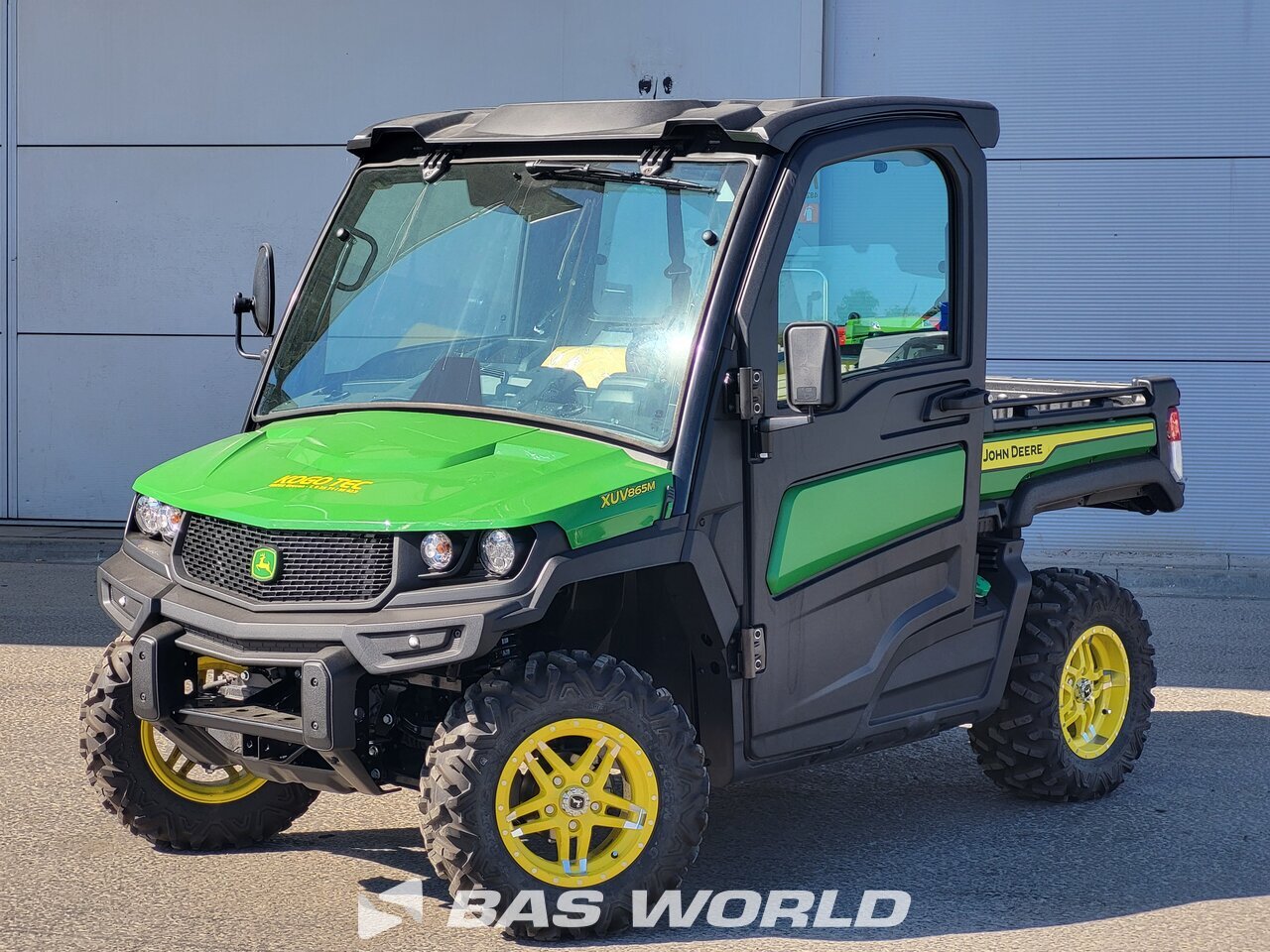 Front left : John Deere pdp.