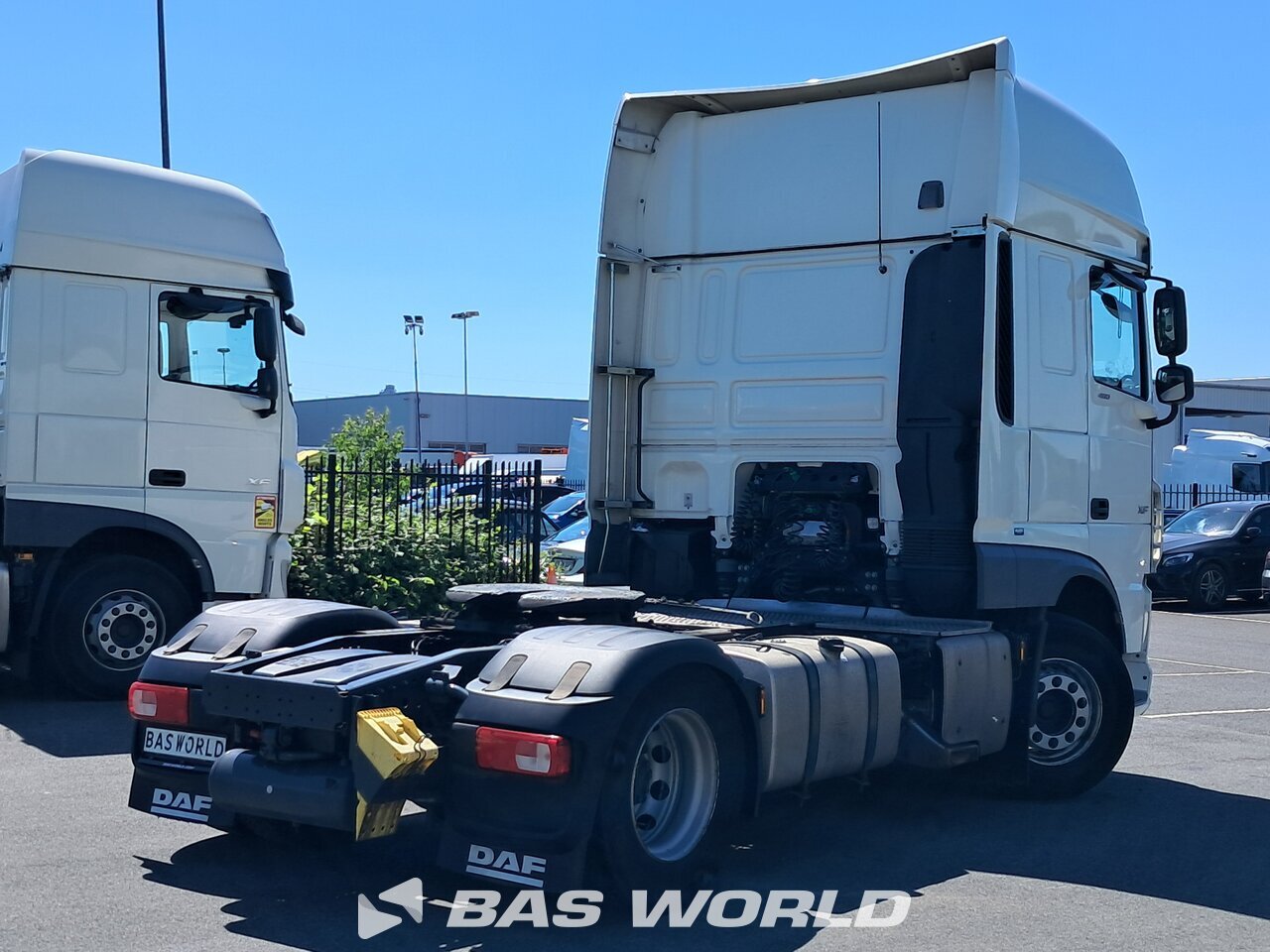 Back right : DAF XF 480 4X2 Tracteur routier