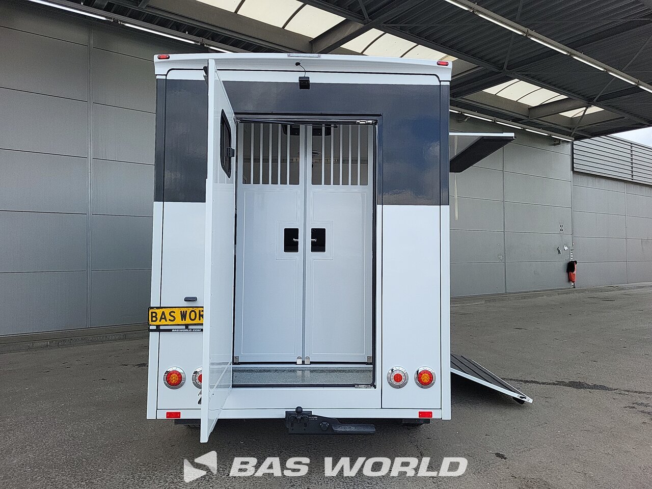 Other : Renault Master 165PK Camion chevaux