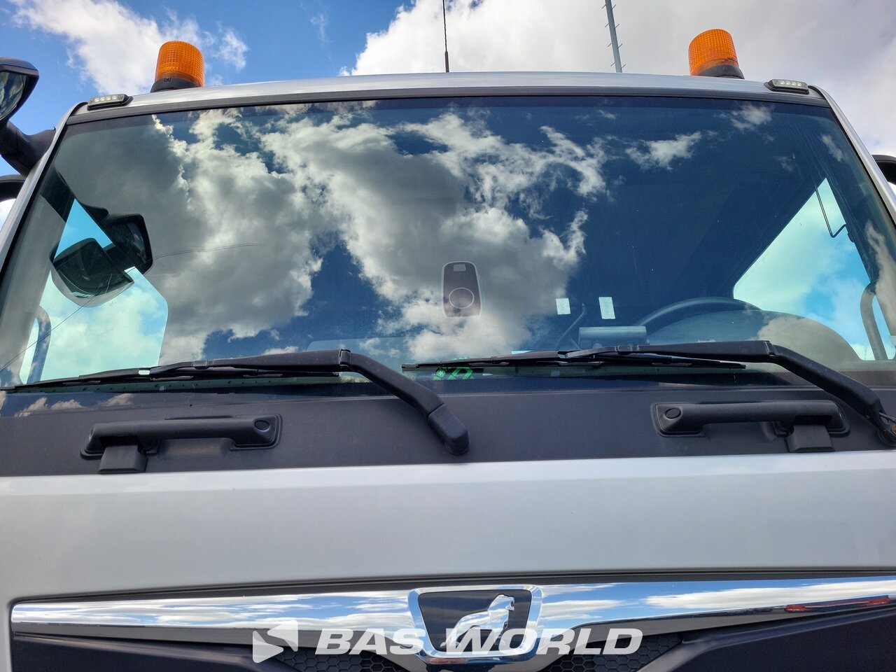 Windshield : MAN TGS 33.510 6X4 Tracteur routier