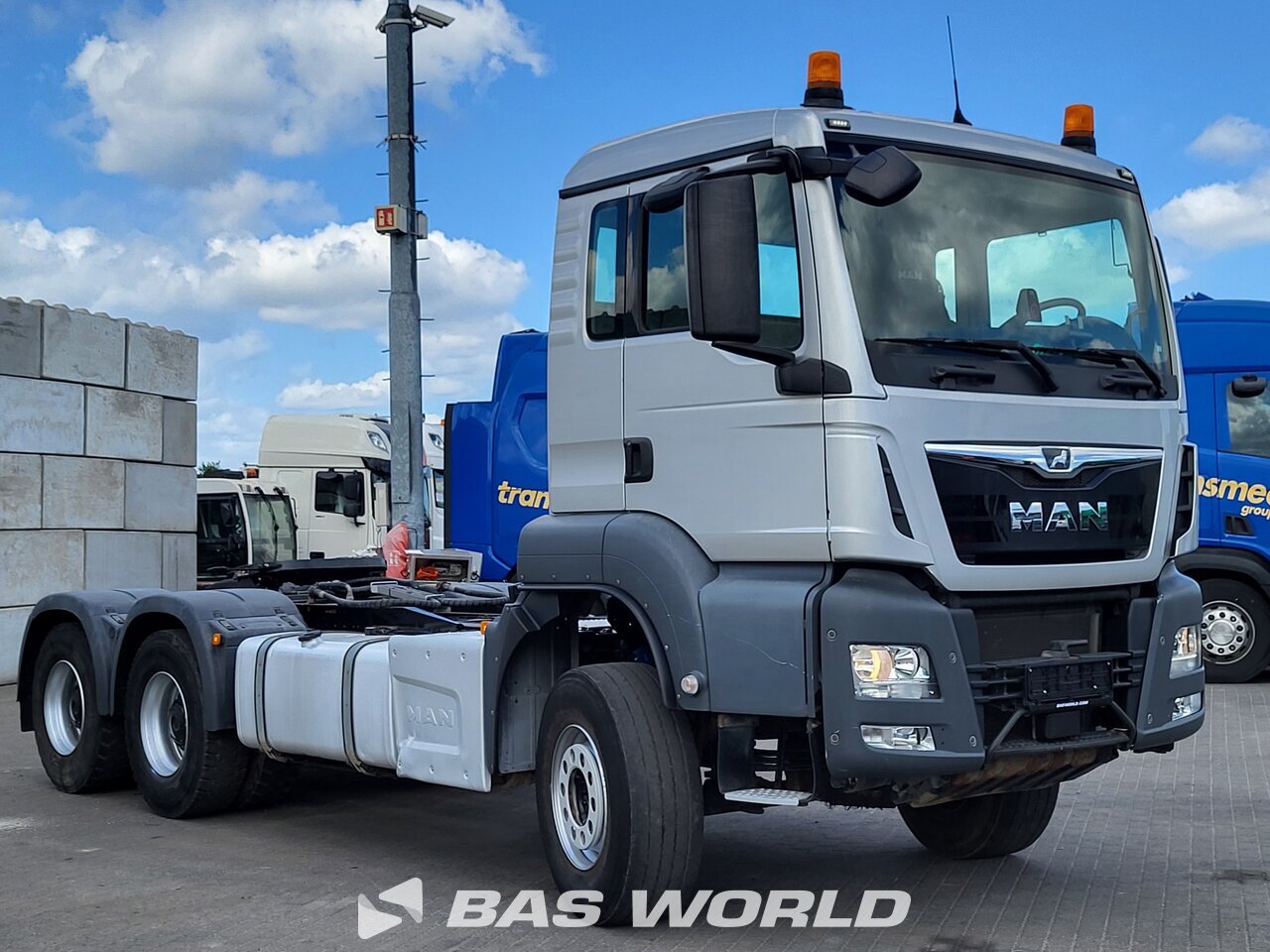 Front right : MAN TGS 33.510 6X4 Tracteur routier