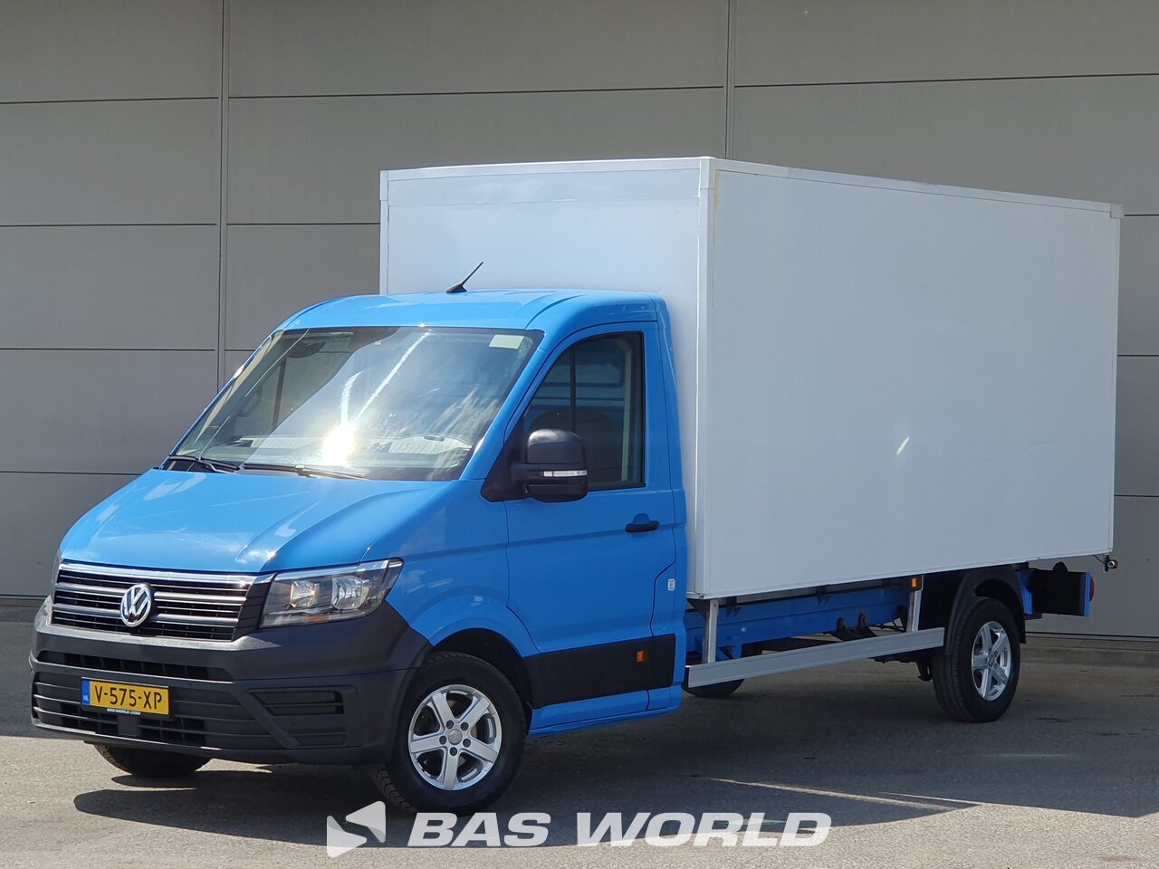 Front left : Volkswagen Crafter 102pk Carrosseries