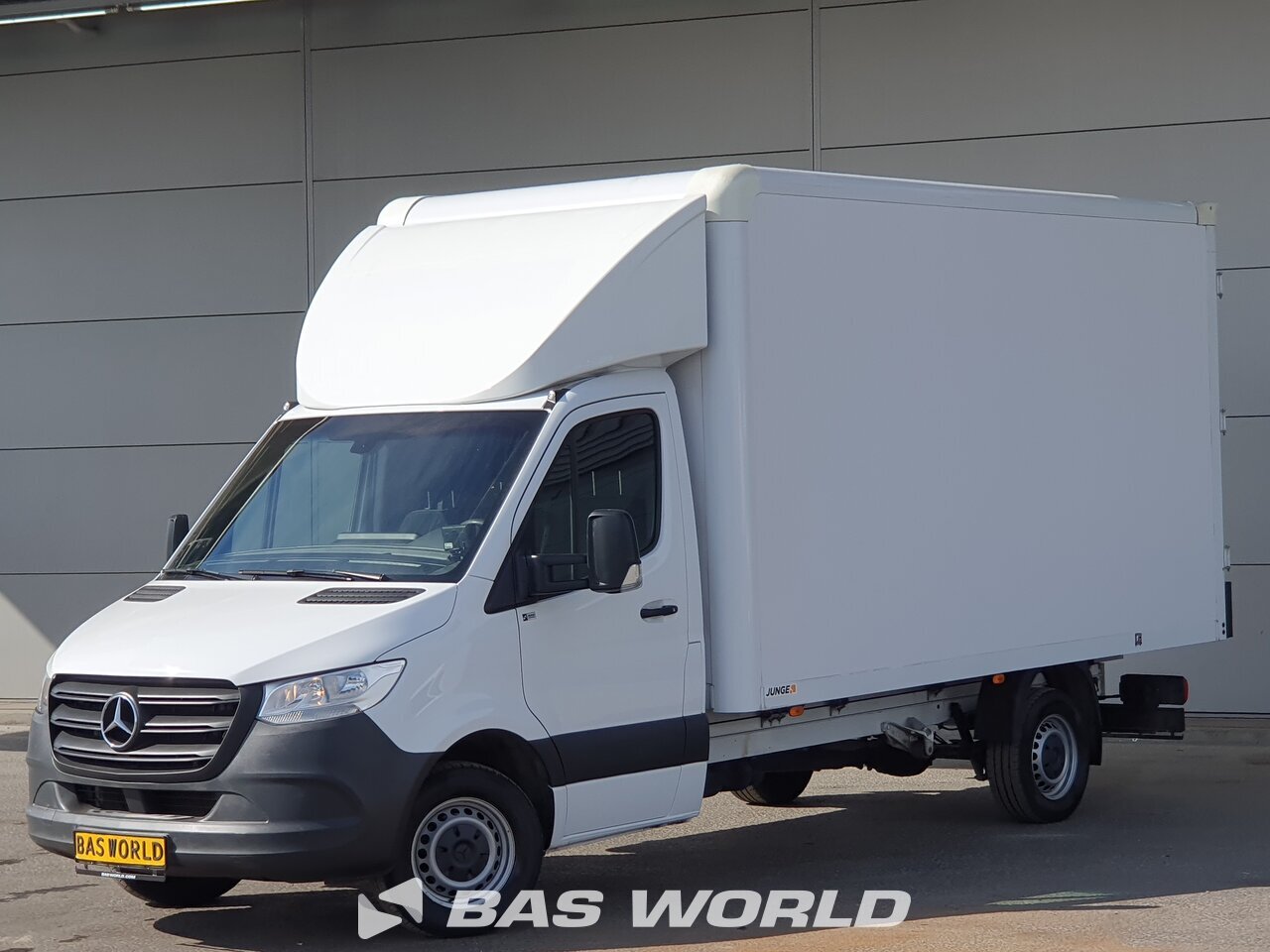 Front left : Mercedes Sprinter 317 CDI Carrosseries