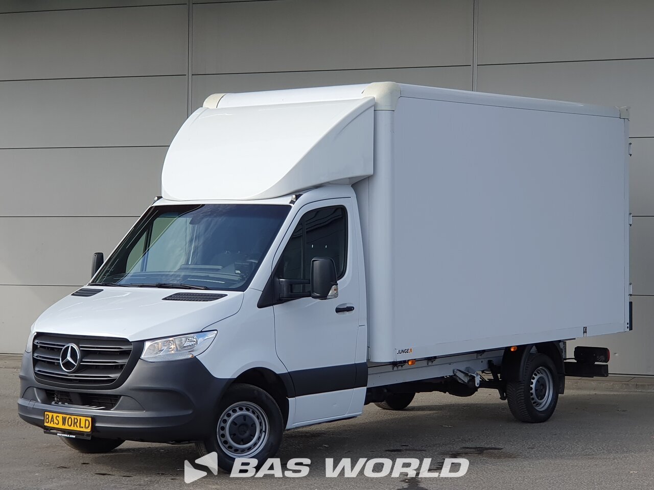 Front left : Mercedes Sprinter 317 CDI Carrosseries