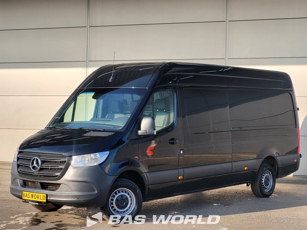 Front left : Mercedes Sprinter 317 CDI Fourgons utilitaires
