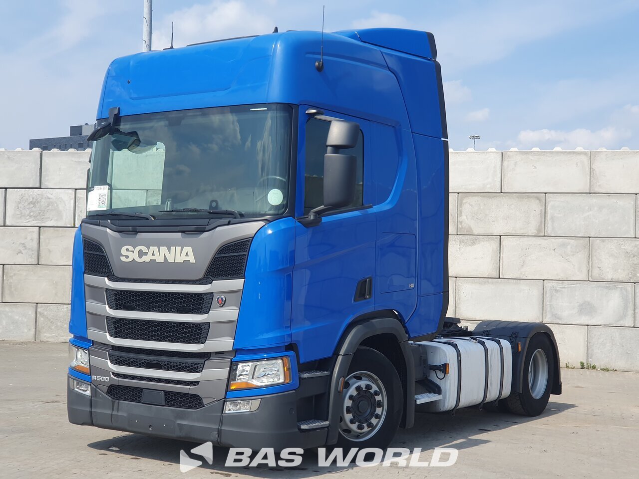 Front left : Scania R500 4X2 Tracteur routier