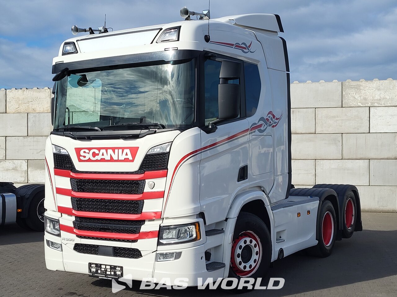 Front left : Scania R500 6X2 Tracteur routier