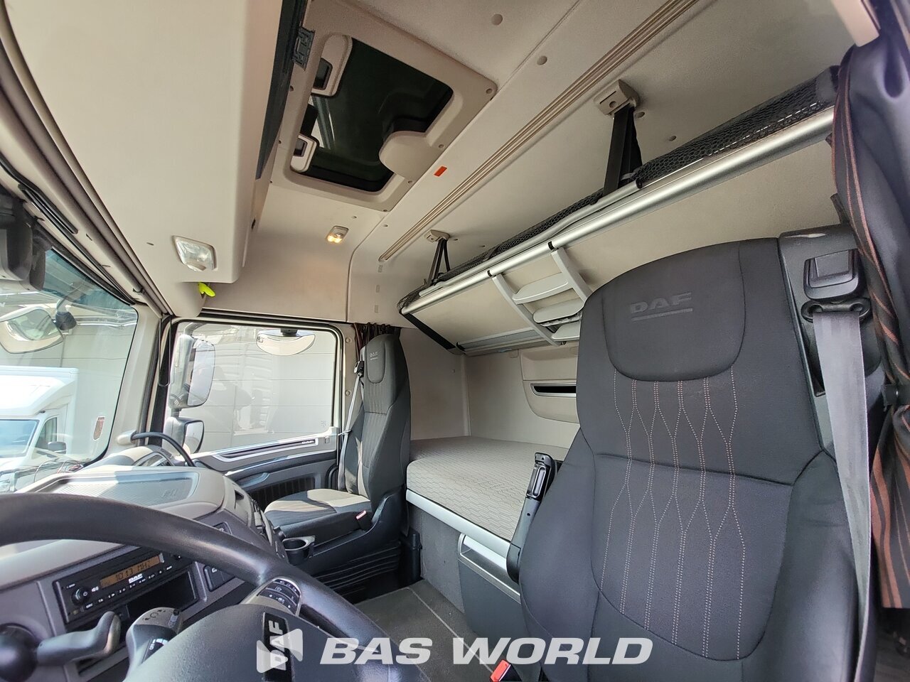 Other : DAF XF 480 6X2 GNIOTPOL Camion à Caisse Mobile
