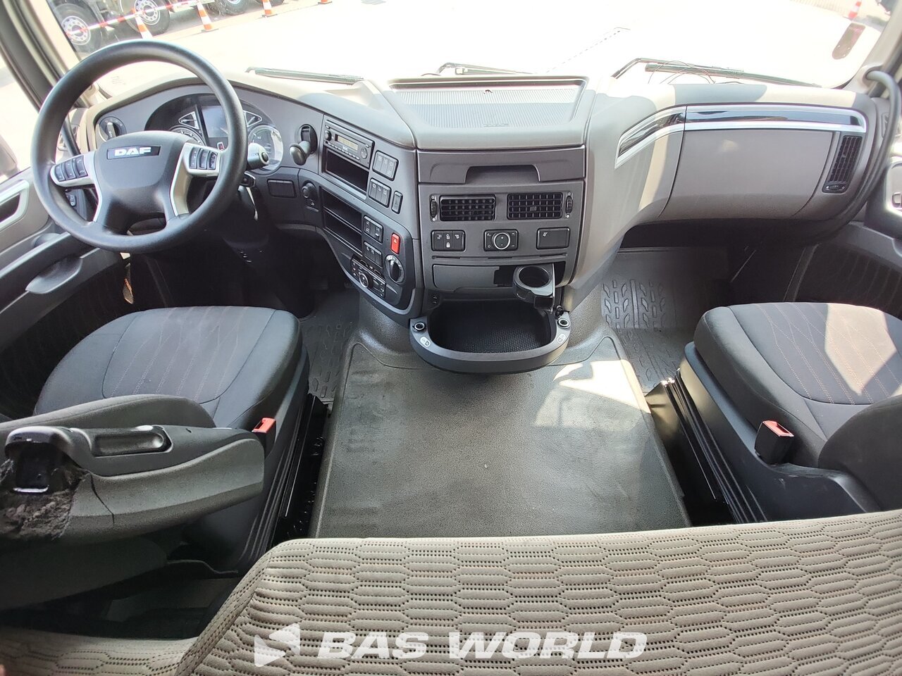 Other : DAF XF 480 6X2 GNIOTPOL Camion à Caisse Mobile