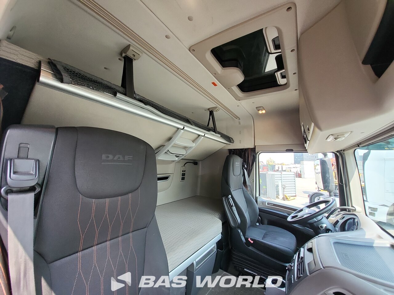 Other : DAF XF 480 6X2 GNIOTPOL Camion à Caisse Mobile