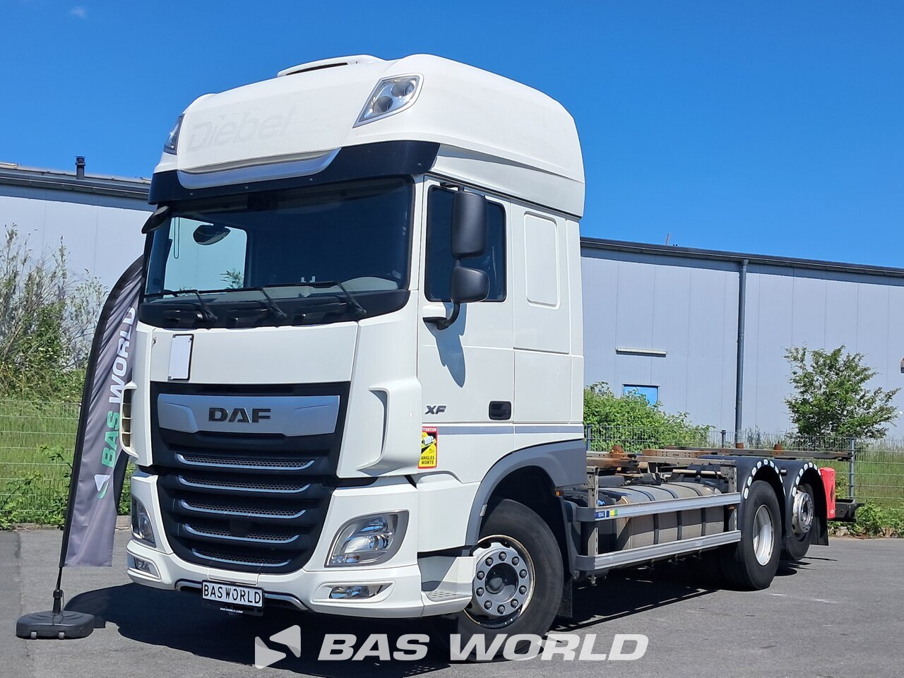 Front left : DAF XF 450 6X2 SGD Camion à Caisse Mobile