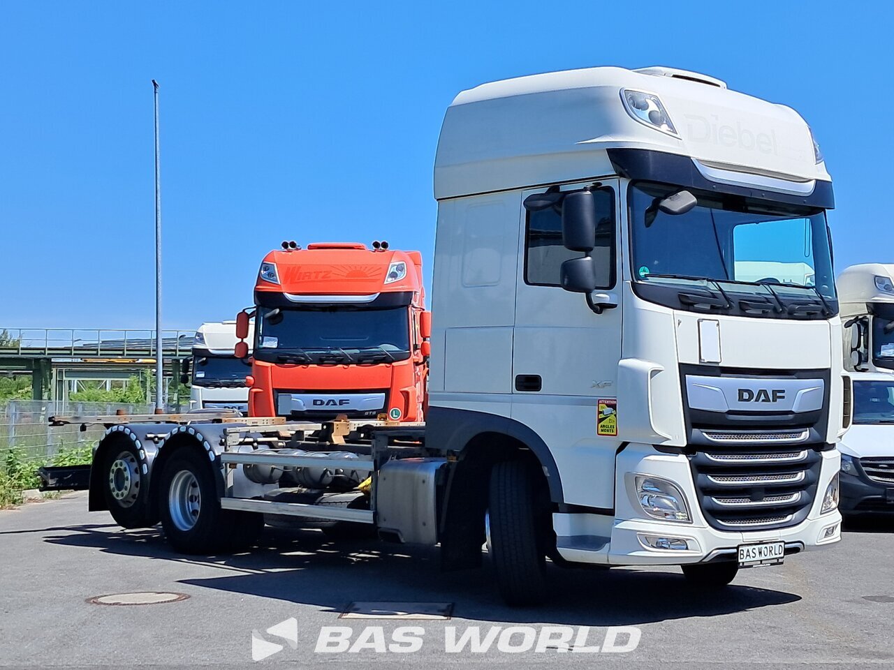 Front right : DAF XF 450 6X2 SGD Camion à Caisse Mobile