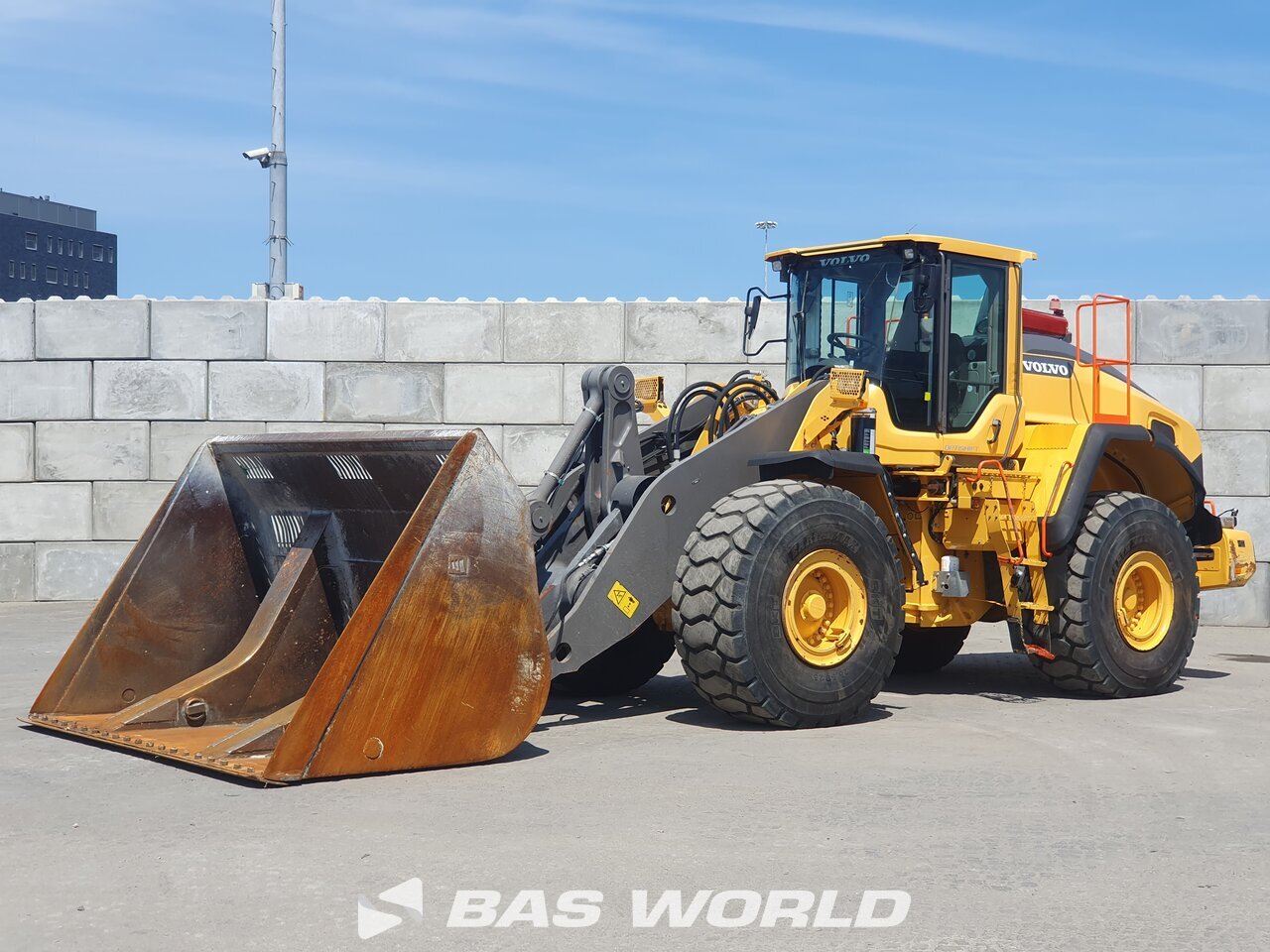 Front left : Volvo L150 H Chargeuse sur pneus