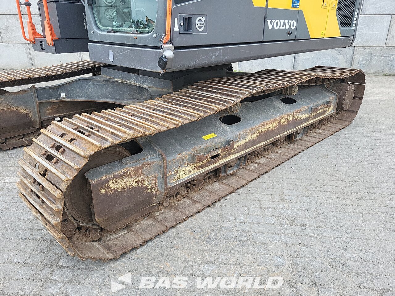 Other : Volvo EC200 E L Pelle sur chenilles